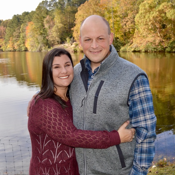 Hi! I'm Sarah. I love hunting great deals and brands! - Picture 1 of 1